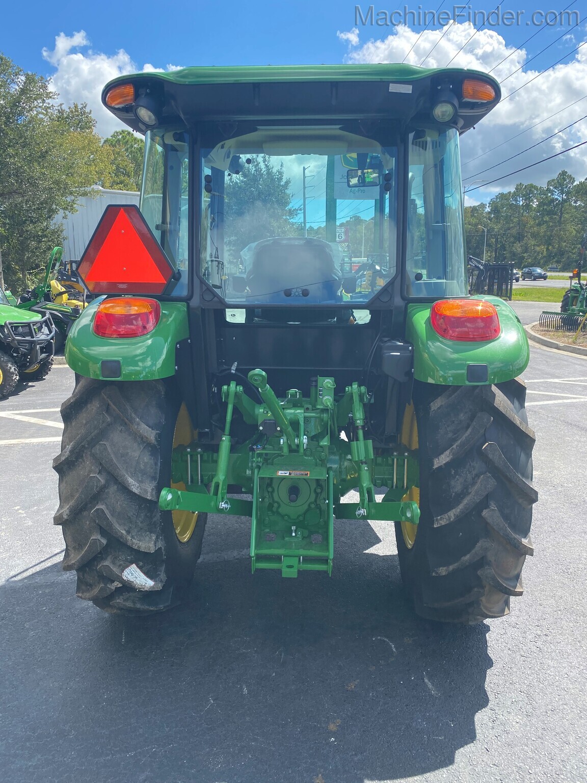 2021 John Deere 5075E Image 4