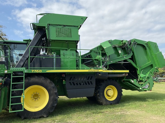 2014 John Deere 7760 Photo 3