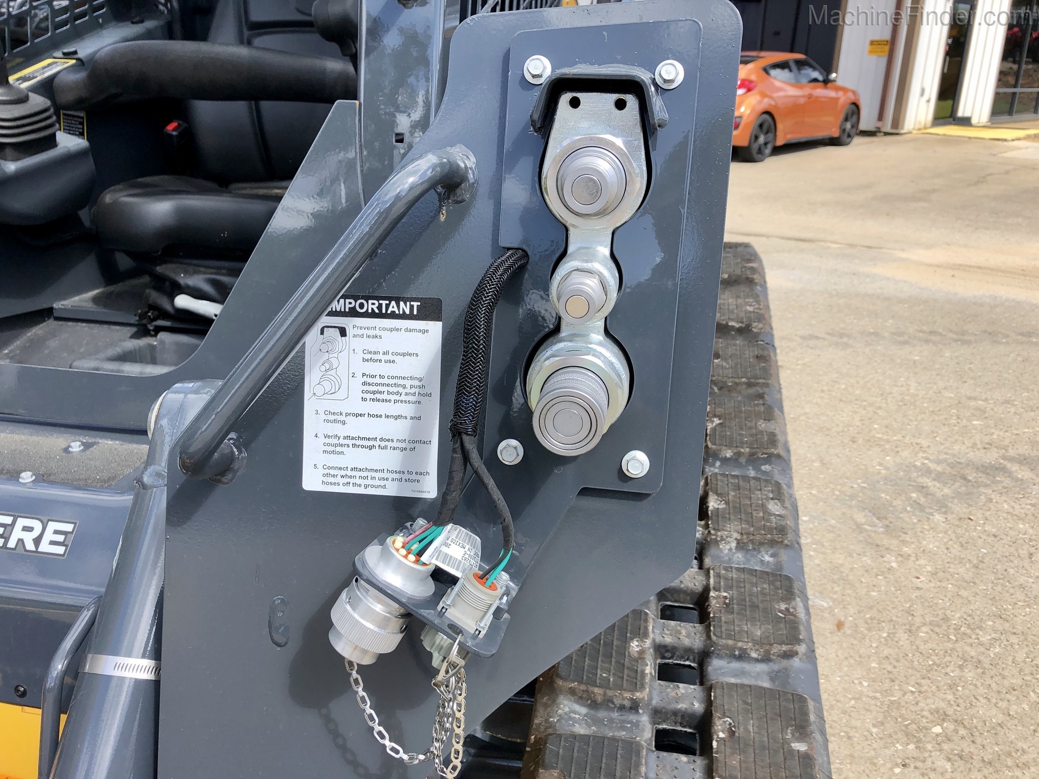 2020 John Deere 325G Image 9