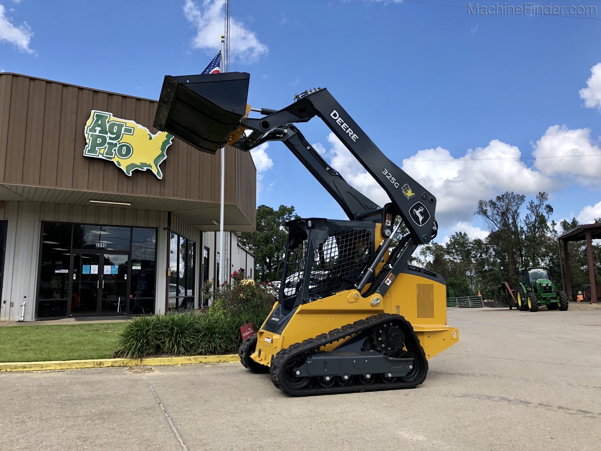 2020 John Deere 325G Image 3