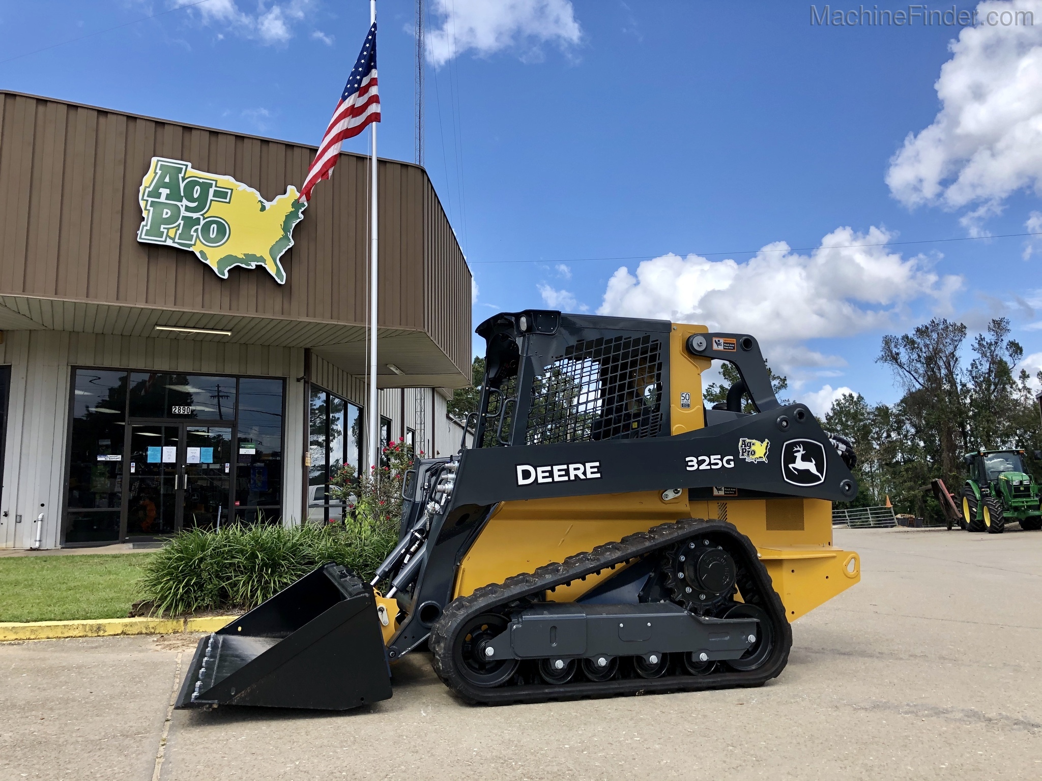 2020 John Deere 325G Image 2