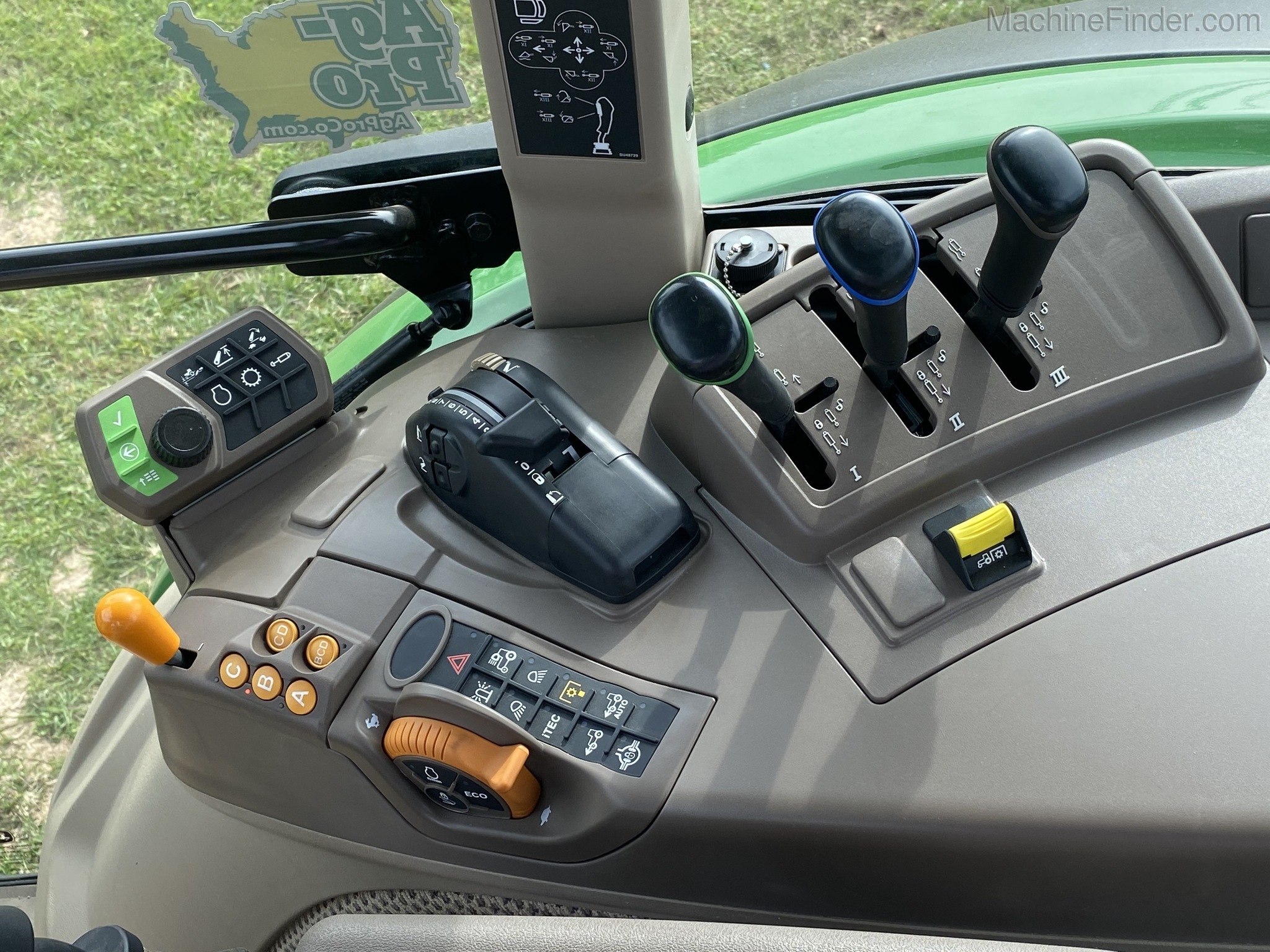 2019 John Deere 5115R Image 6