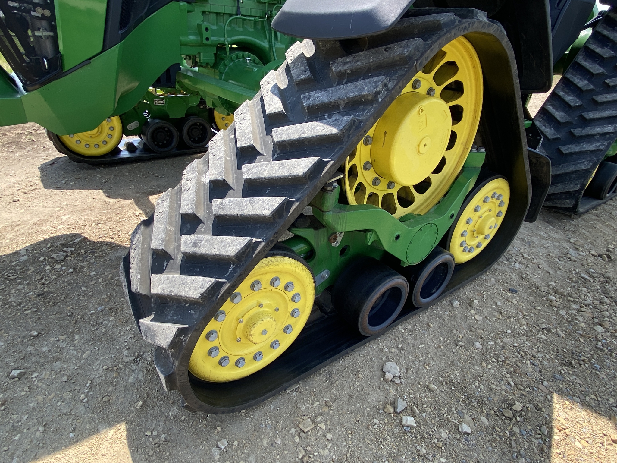 2020 John Deere 8RX 410 Image 16