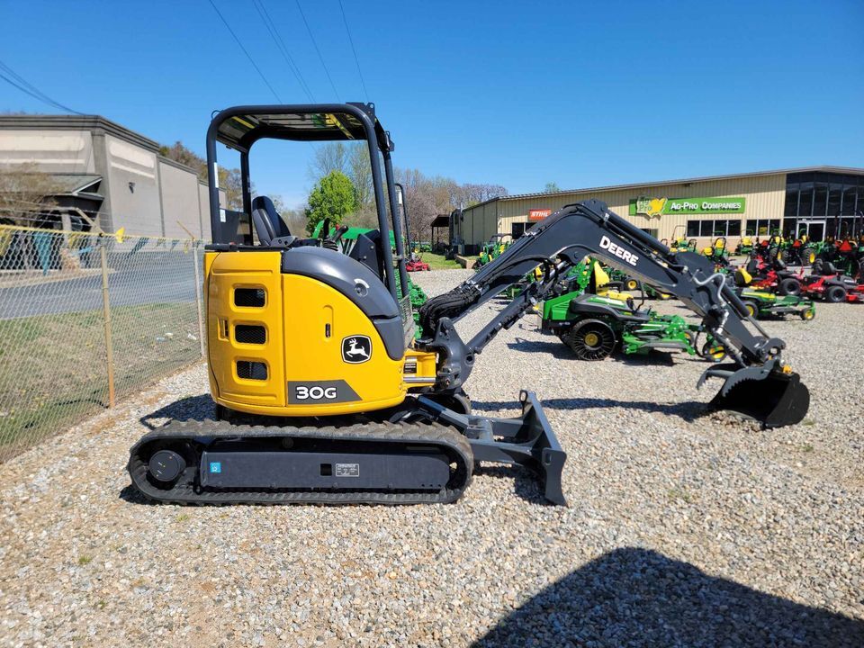 2023 John Deere 30G Image 3