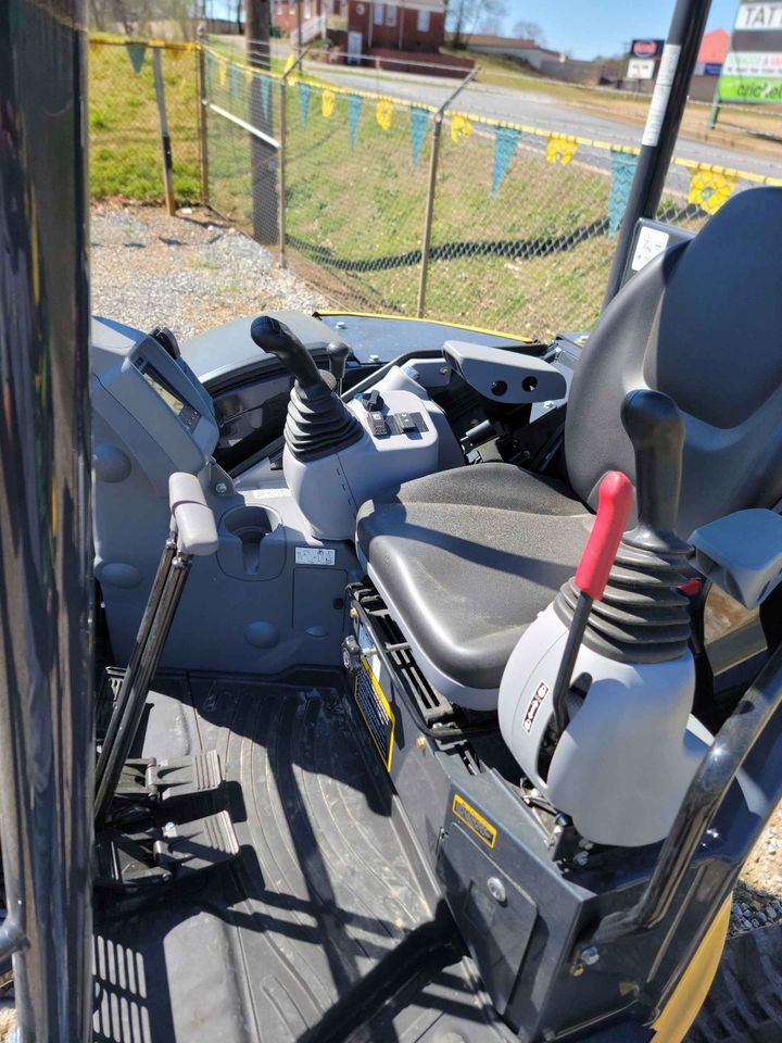 2023 John Deere 30G Image 6