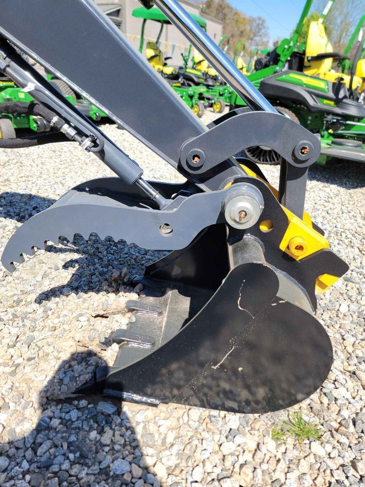 2023 John Deere 30G Image 7