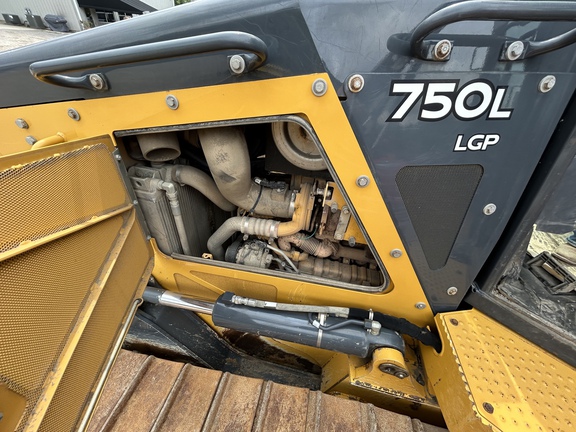 2022 John Deere 750L LGP