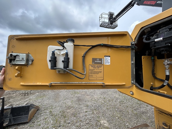 2022 John Deere 750L LGP
