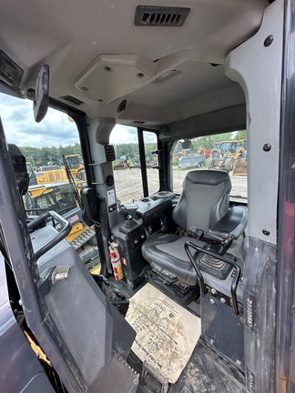 2022 John Deere 750L LGP