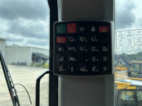 2022 John Deere 750L LGP