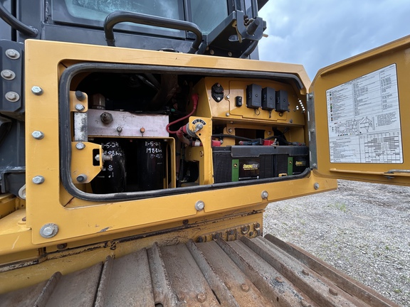 2022 John Deere 750L LGP