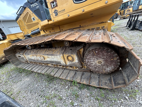 2022 John Deere 750L LGP