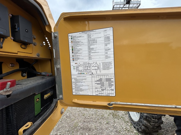 2022 John Deere 750L LGP