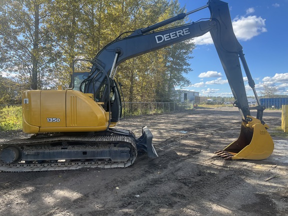 2010 John Deere 135D
