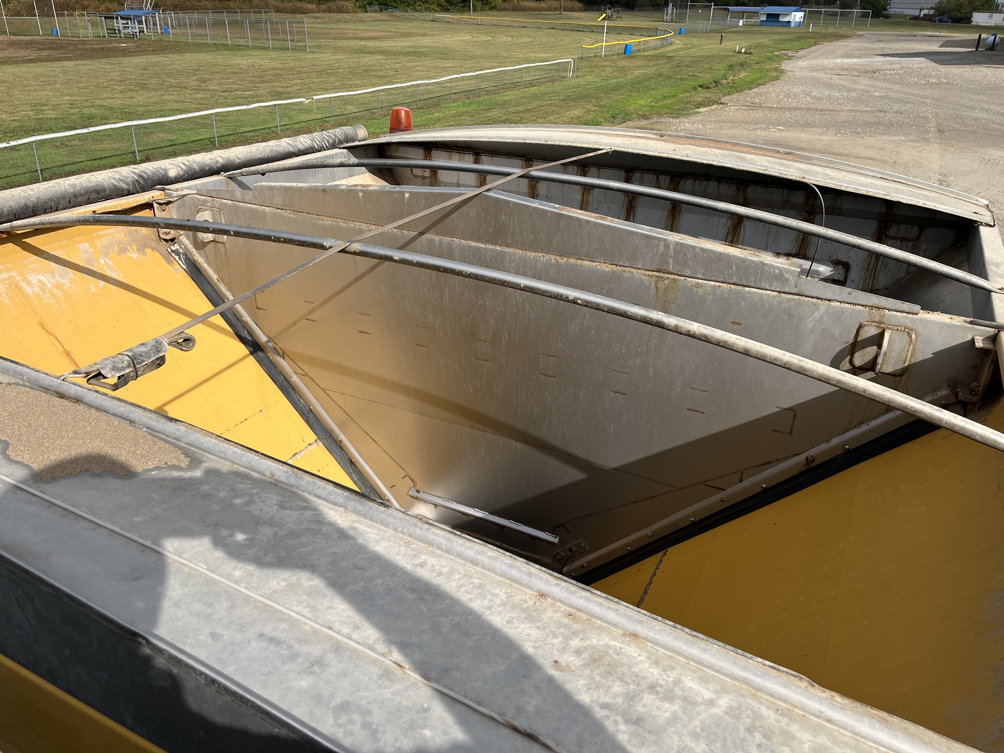 2019 RoGator RG1300C Image 3