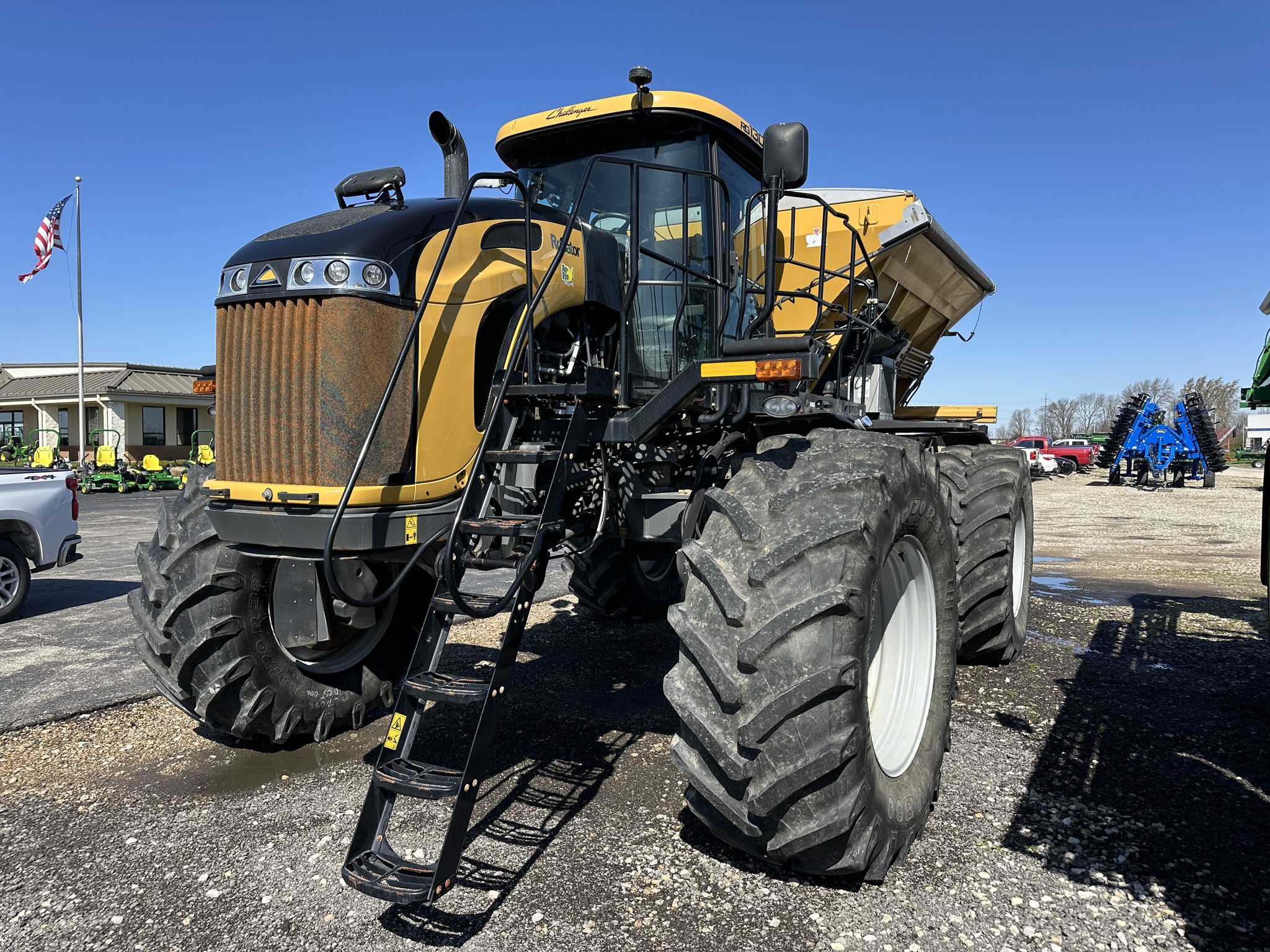 2019 RoGator RG1300C Image 21