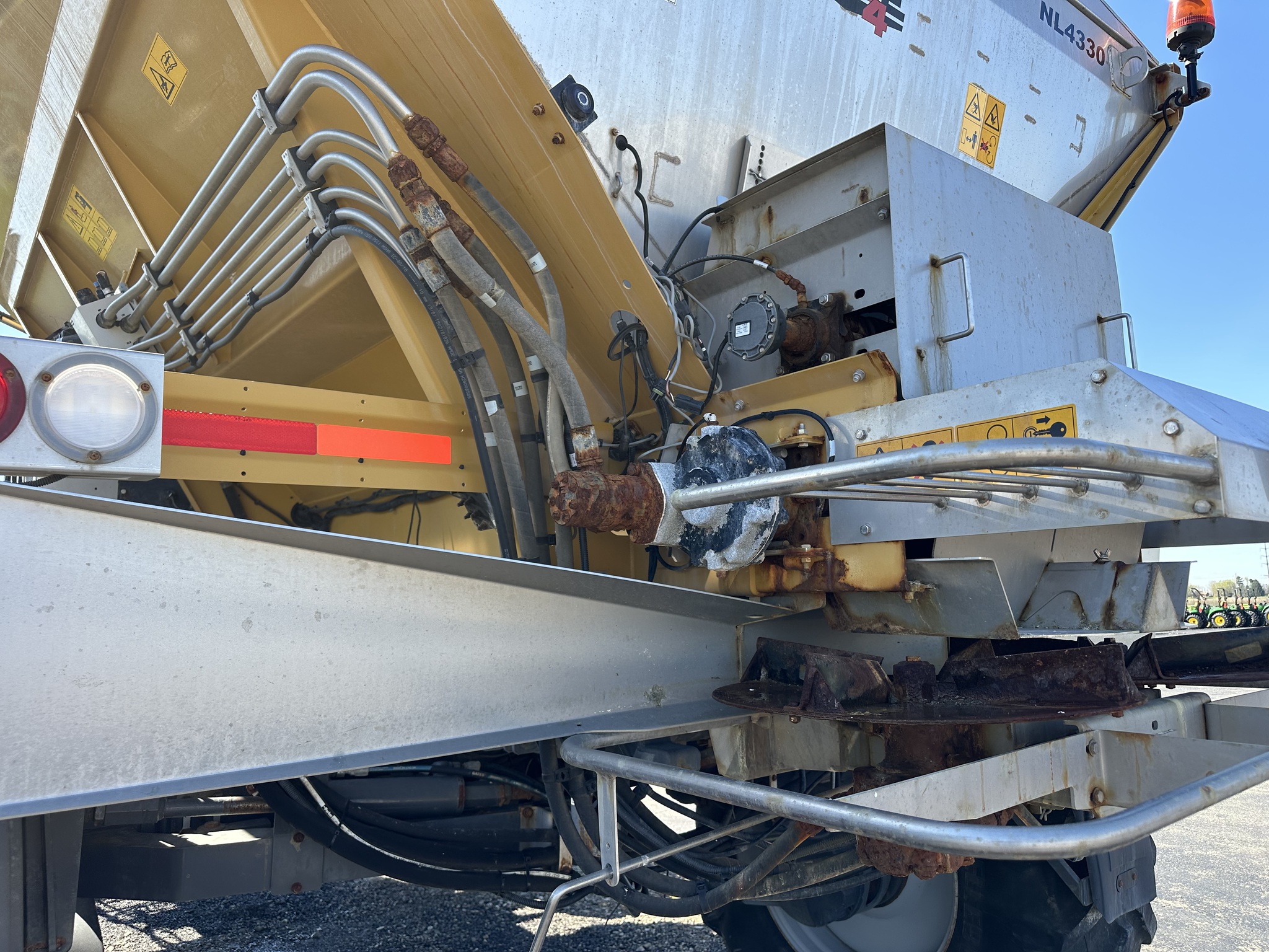 2019 RoGator RG1300C Image 28