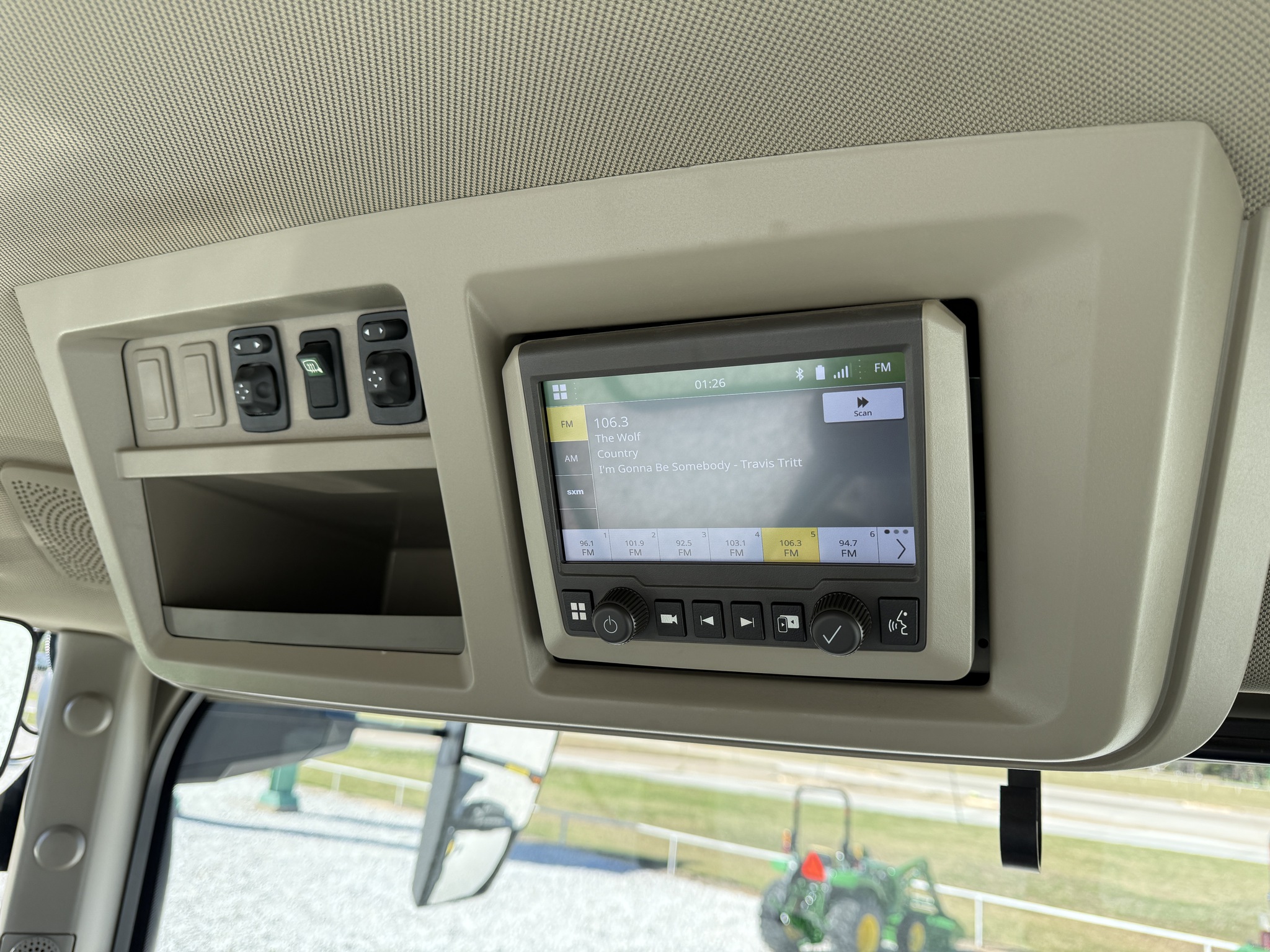 2023 John Deere 8R 410 Image 31