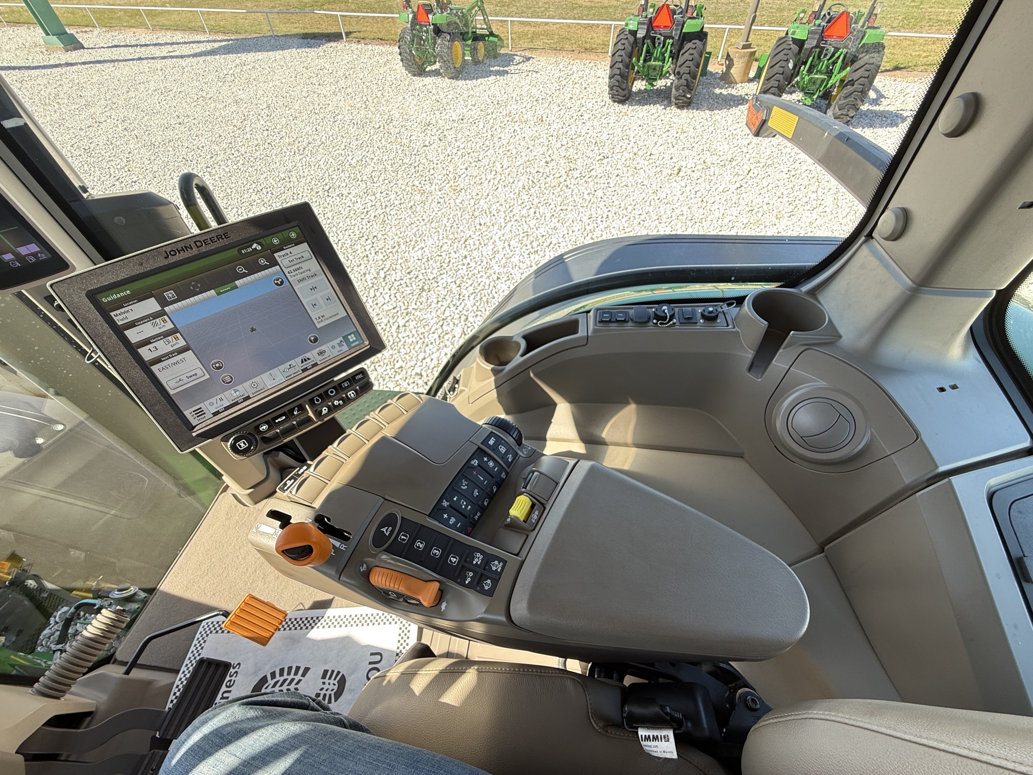 2023 John Deere 8R 410 Image 32