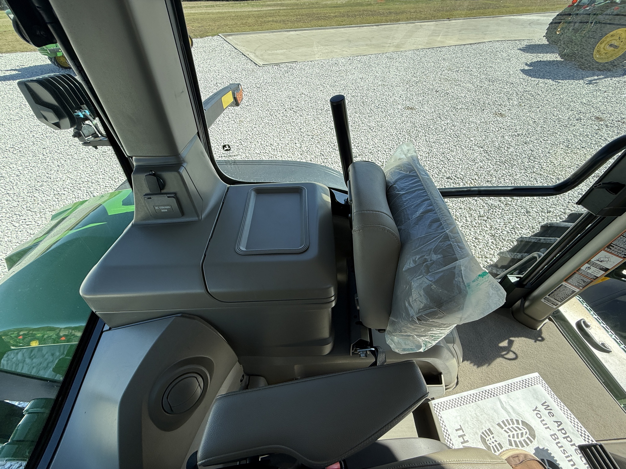 2023 John Deere 8R 410 Image 34