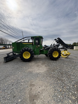 Photo of a 2024 John Deere 648L2