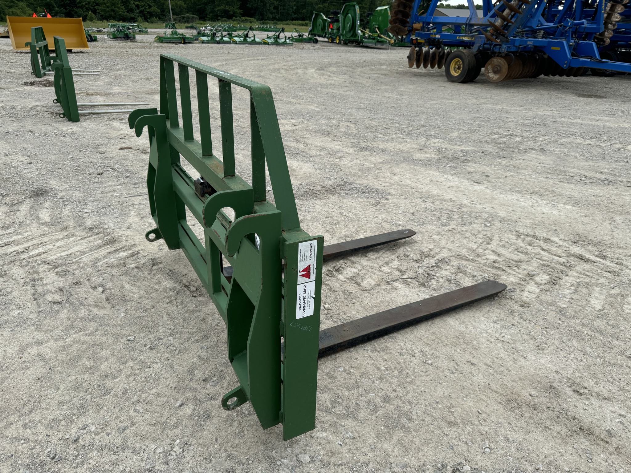  2019 John Deere LPWW-H480-48 GREEN 48" PALLET FORK ATTACHMENT- 6000# PAIR at Heritage Tractor in Adrian, MO