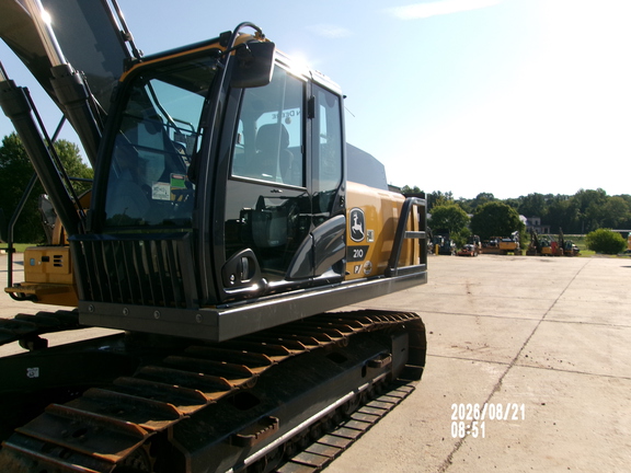 2024 John Deere 210 P