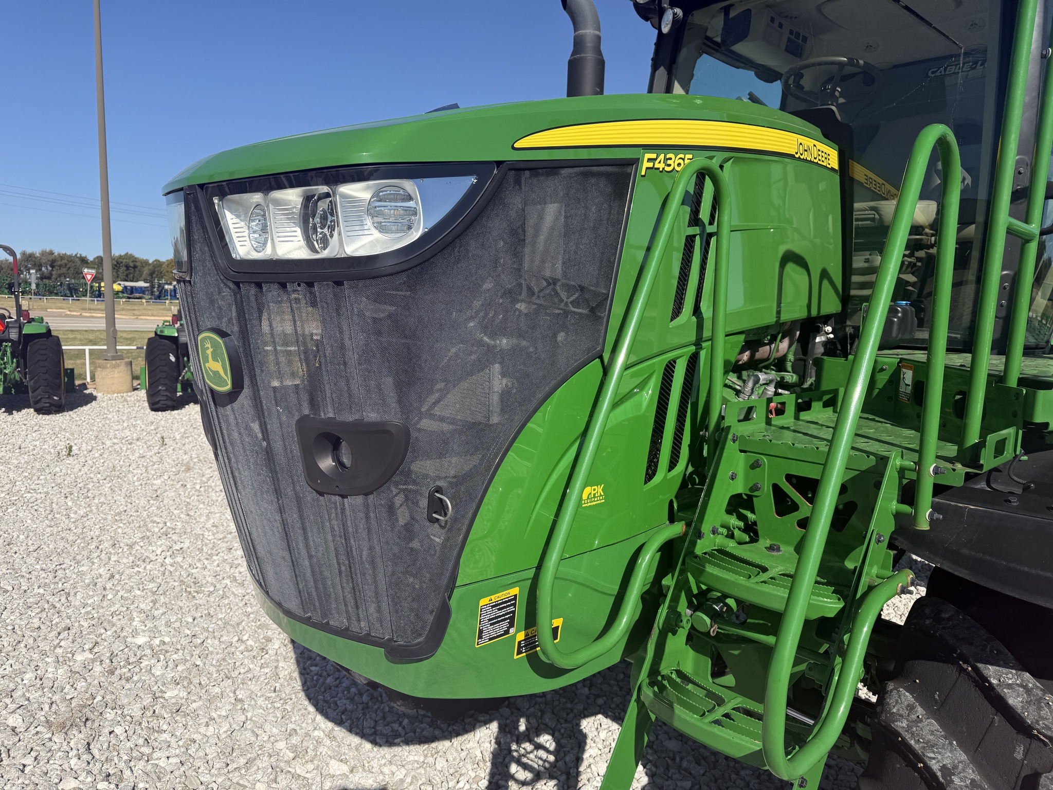2020 John Deere F4365 Image 10