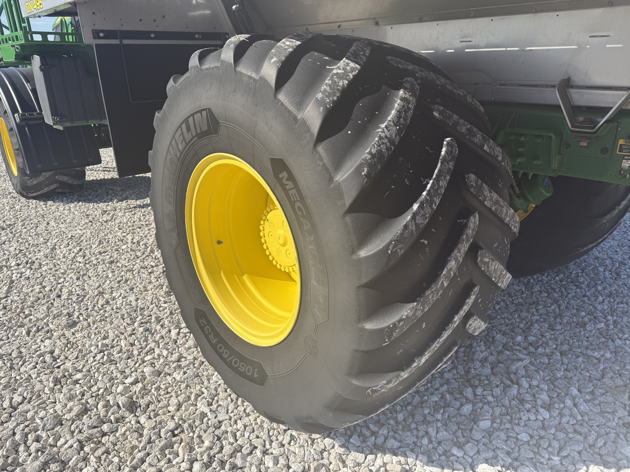 2020 John Deere F4365 Image 16