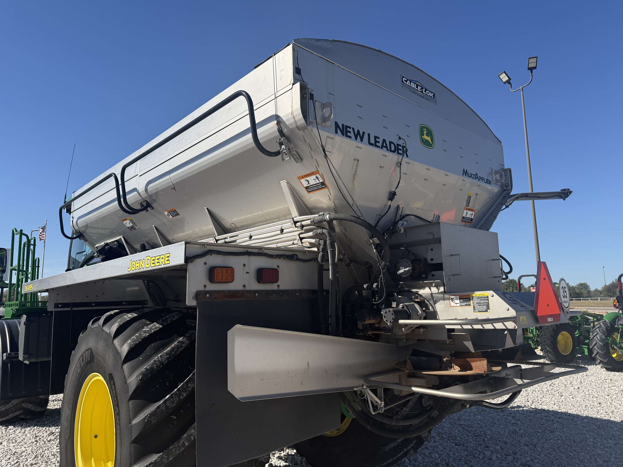 2020 John Deere F4365 Image 17