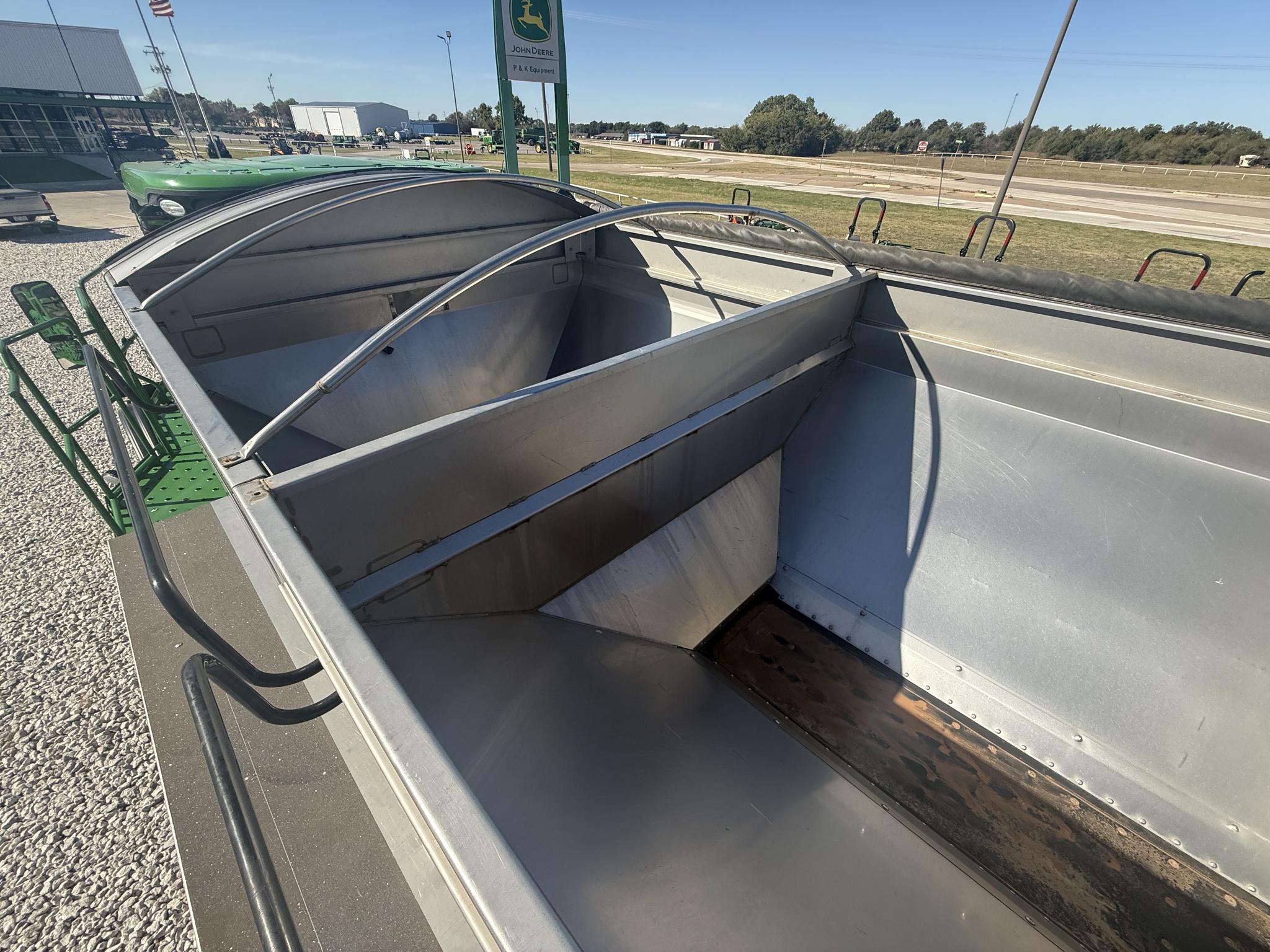 2020 John Deere F4365 Image 29