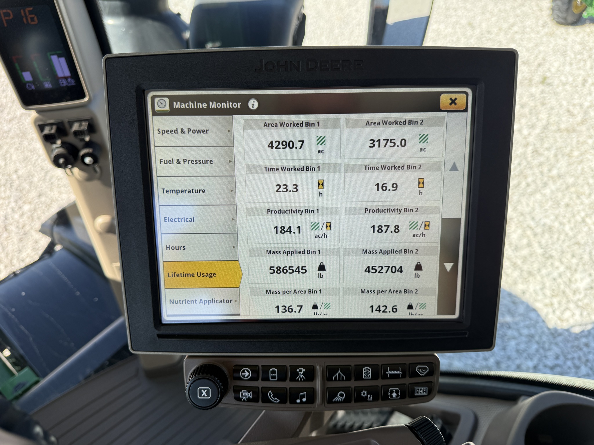 2020 John Deere F4365 Image 37