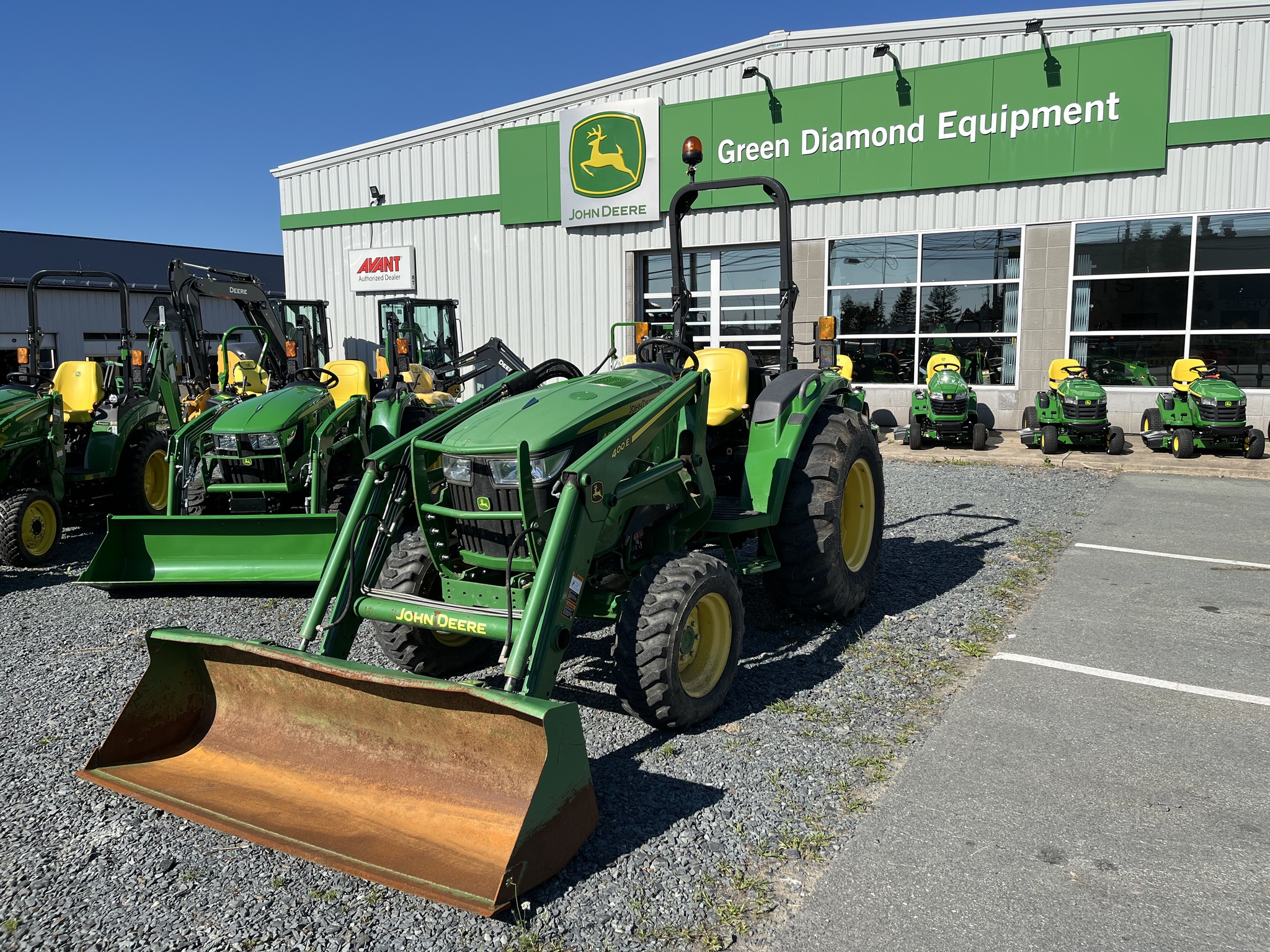 2020 John Deere 4052M Image 19