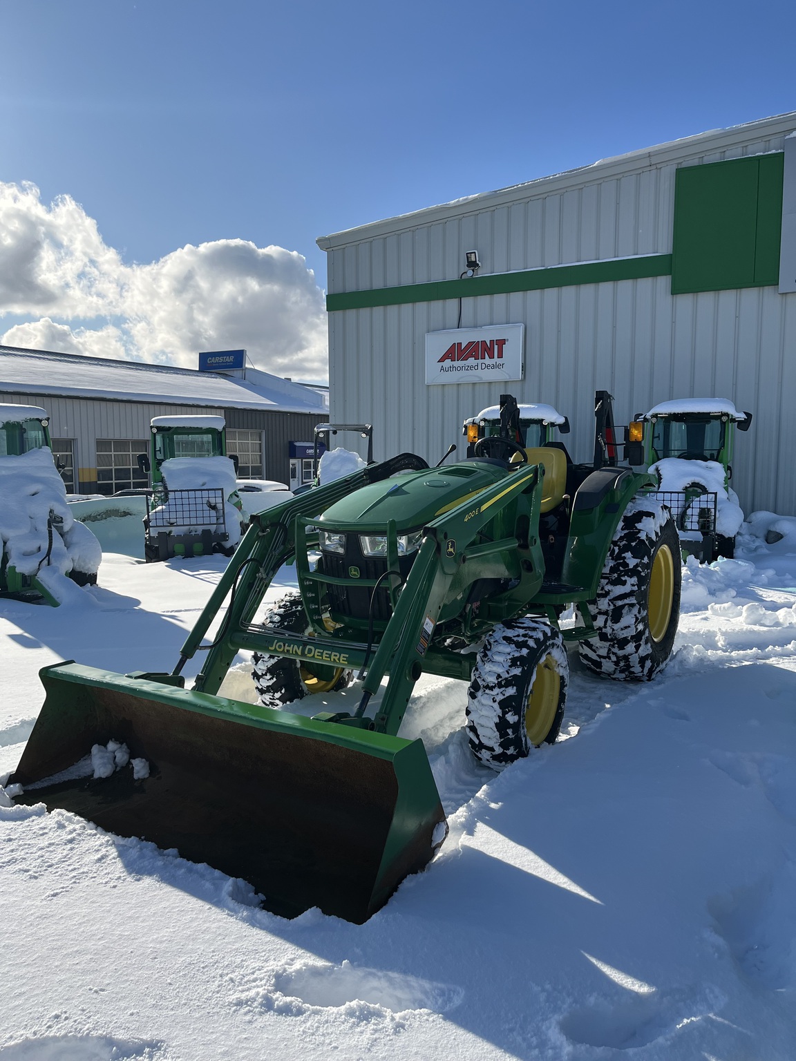 2020 John Deere 4052M Image 3