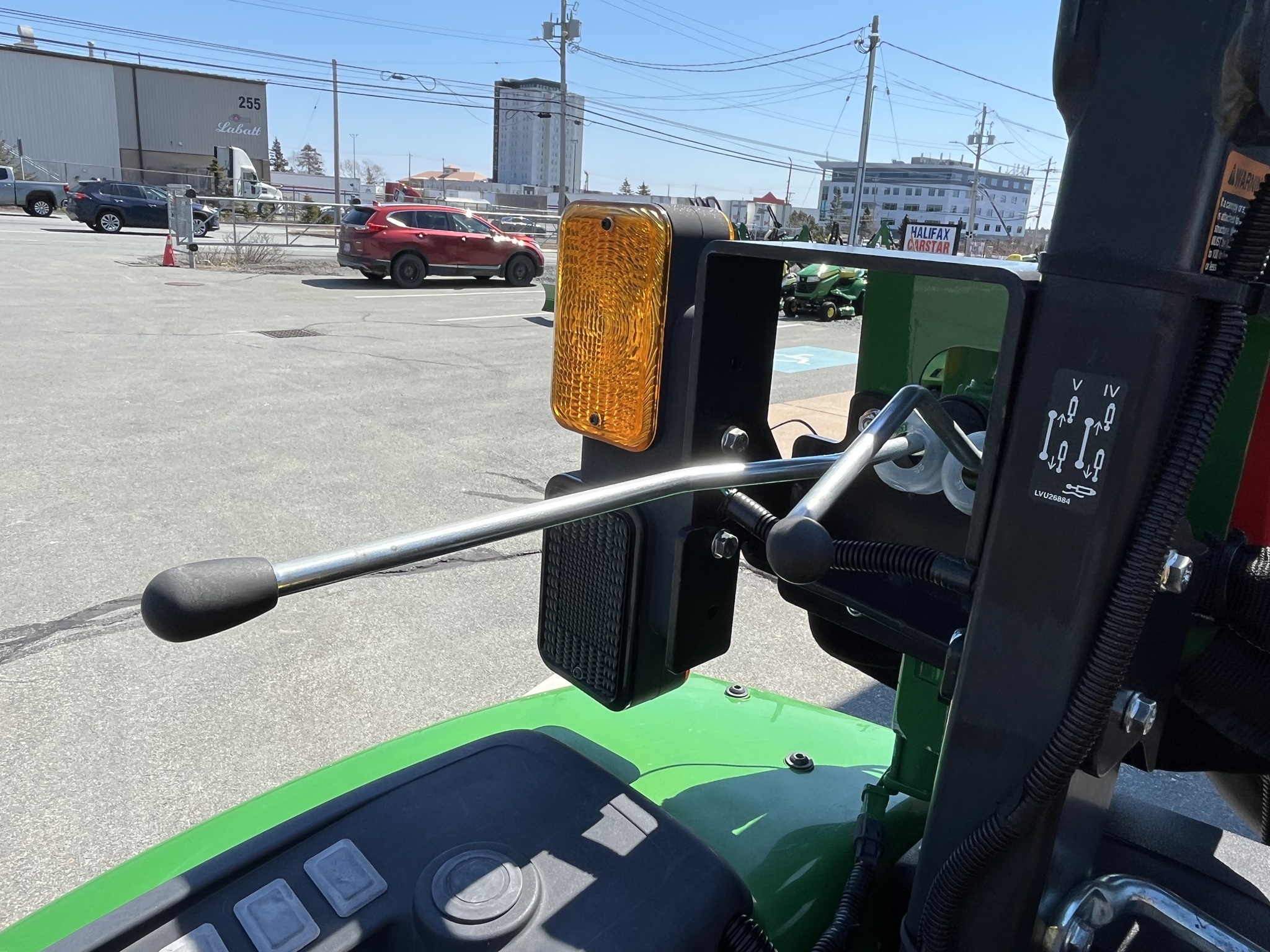 2020 John Deere 4052M Image 16