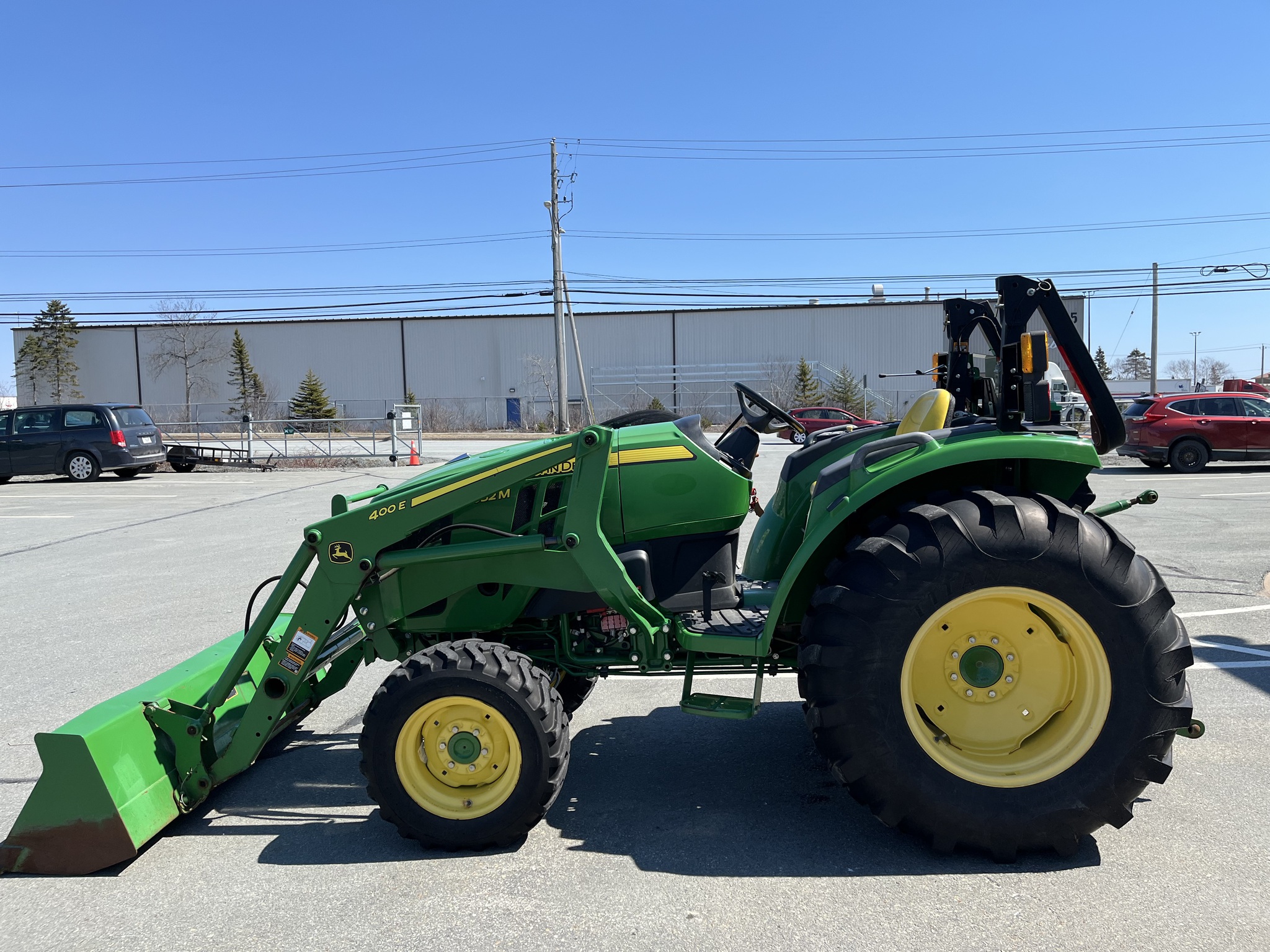 2020 John Deere 4052M Image 4