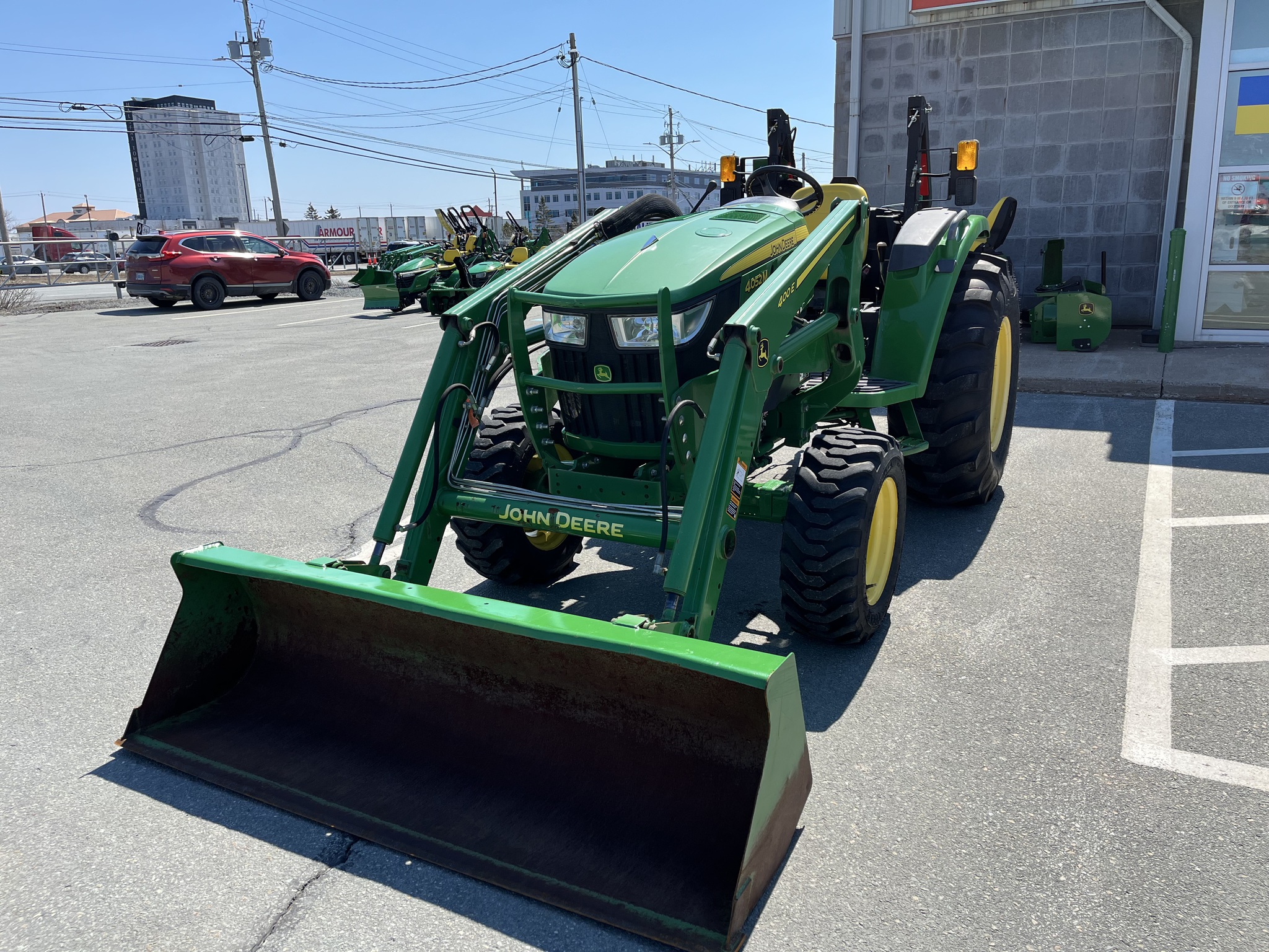 2020 John Deere 4052M Image 3