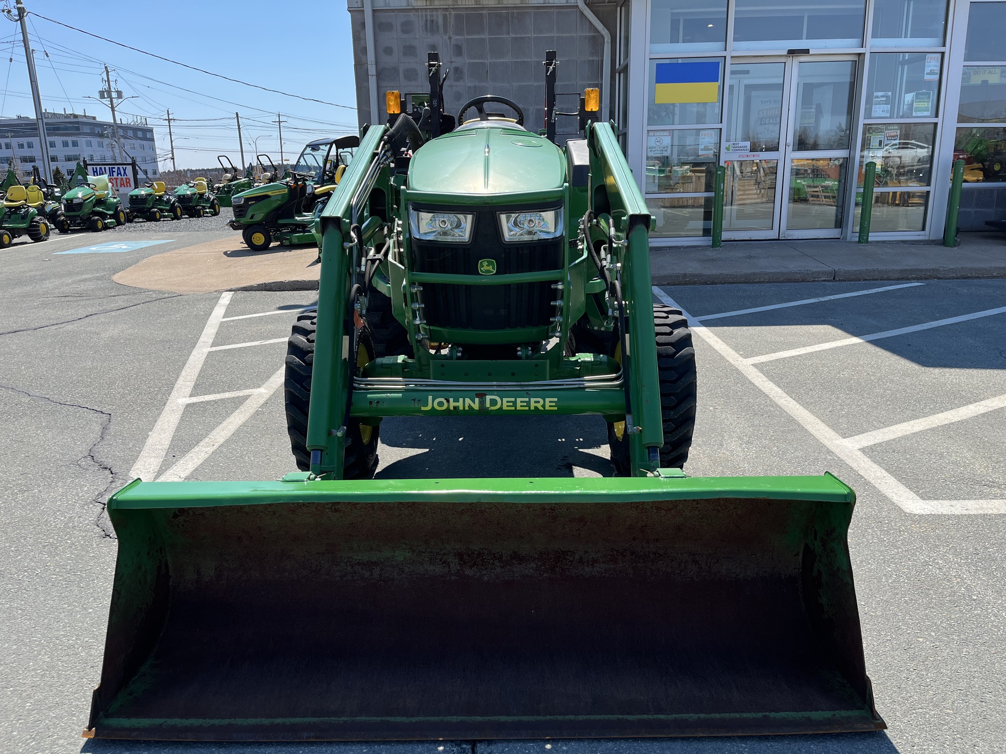2020 John Deere 4052M Image 2