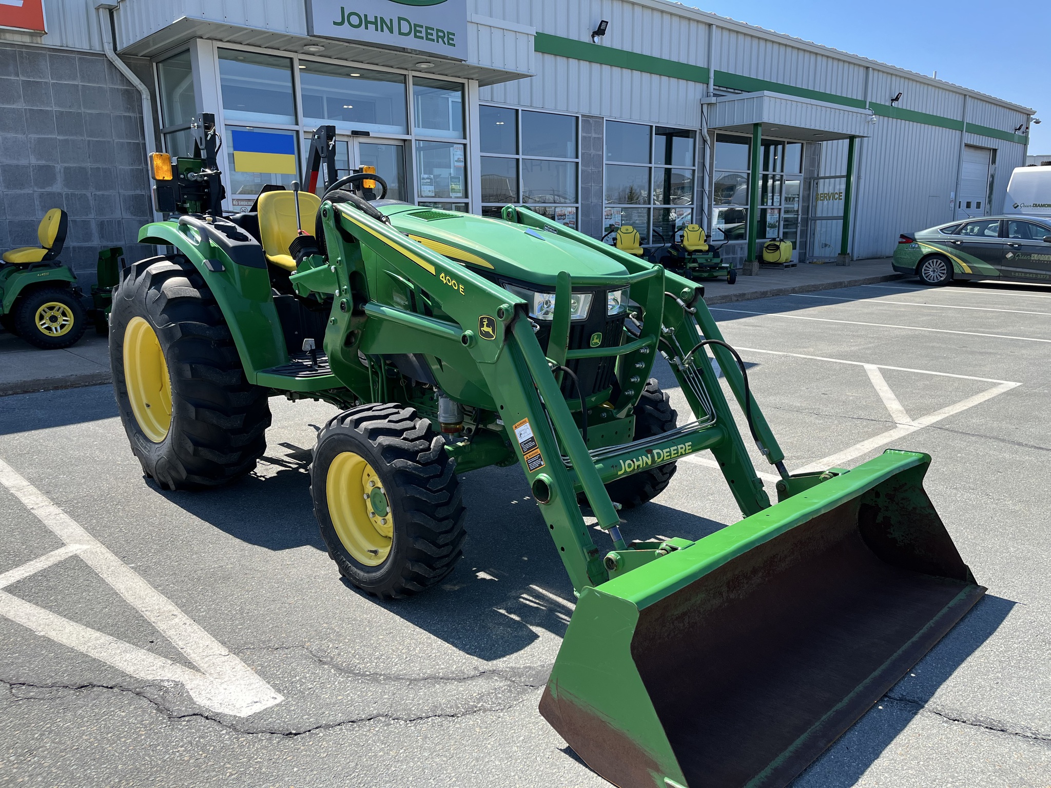 2020 John Deere 4052M Image 1