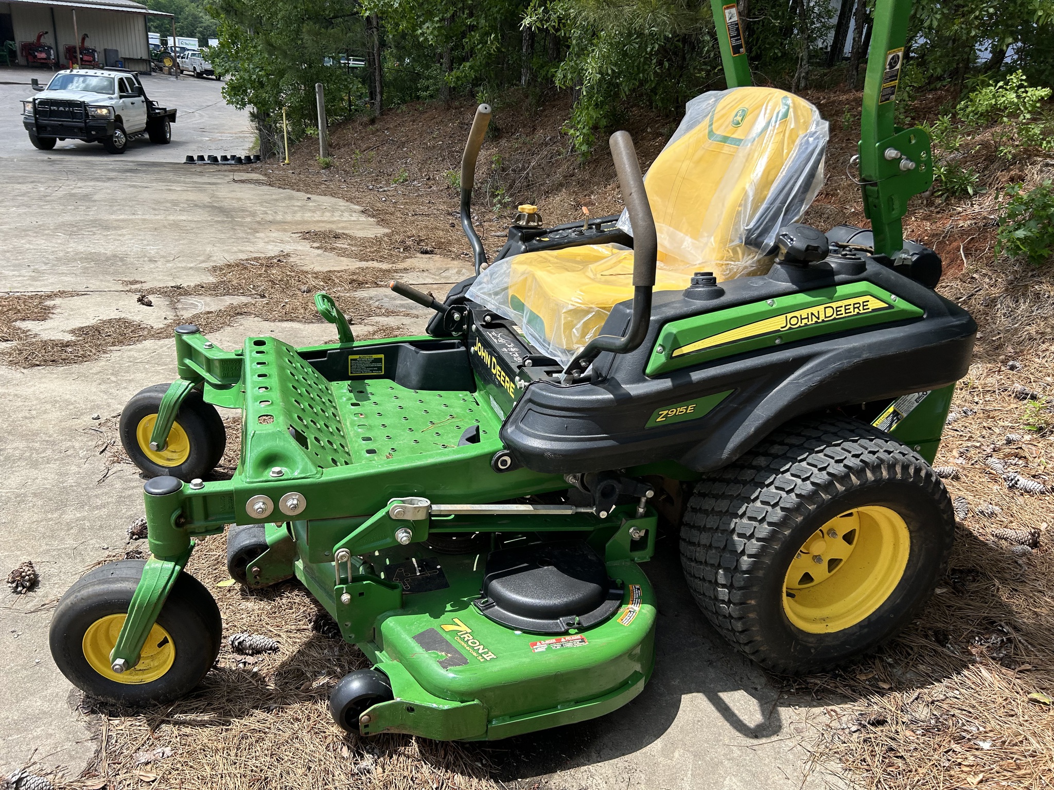 2021 John Deere Z915E Image 1