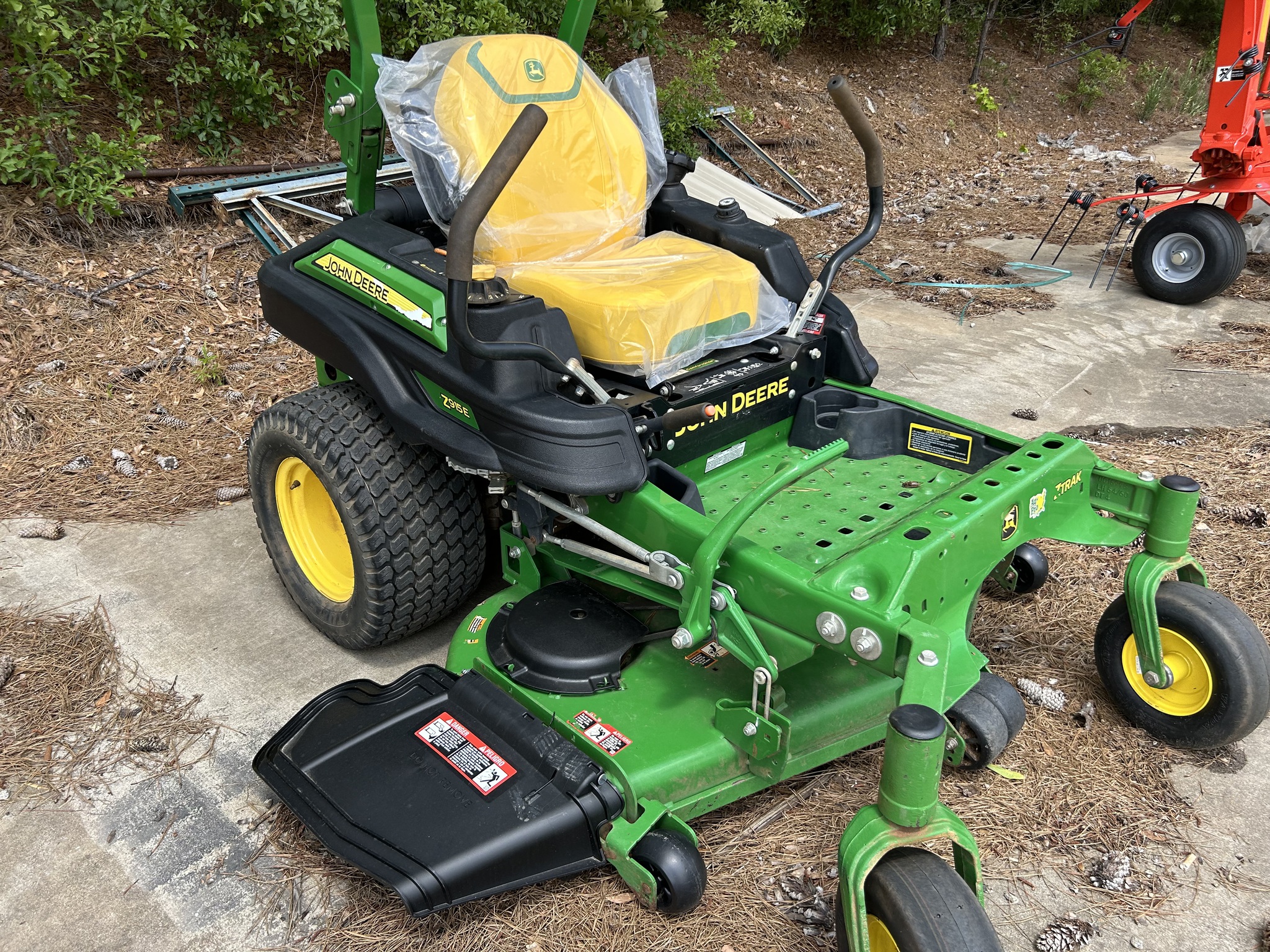 2021 John Deere Z915E Image 2