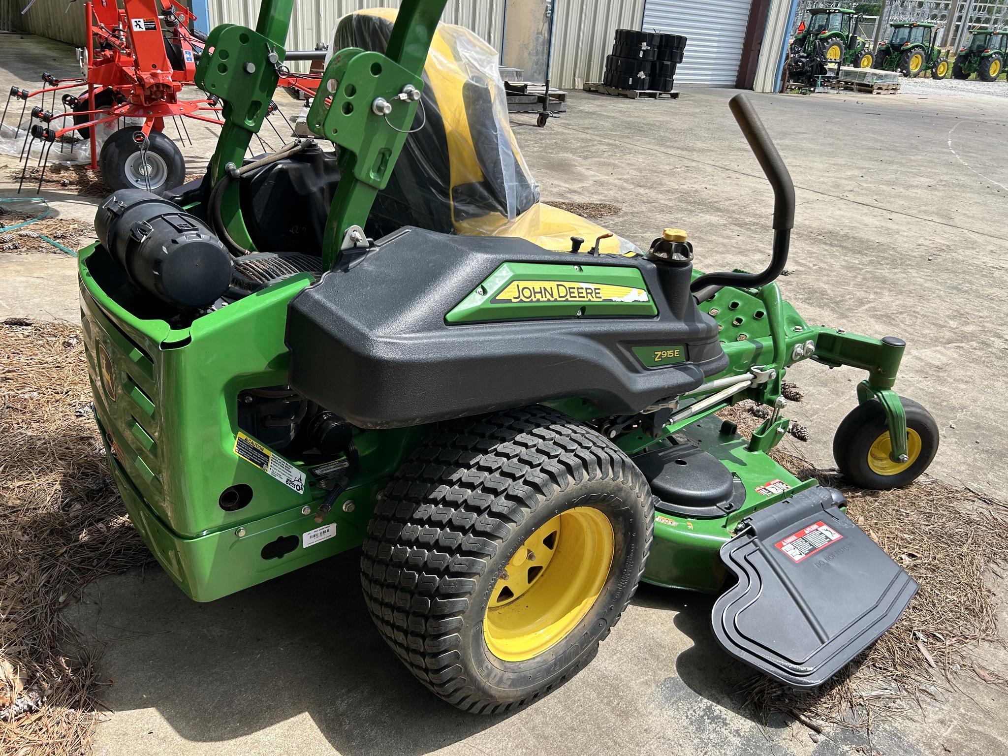 2021 John Deere Z915E Image 3