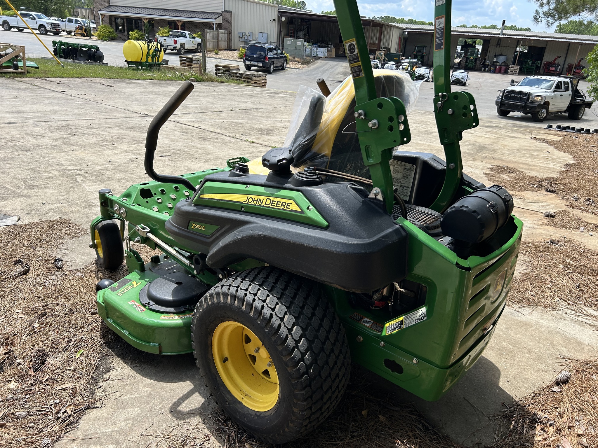 2021 John Deere Z915E Image 4