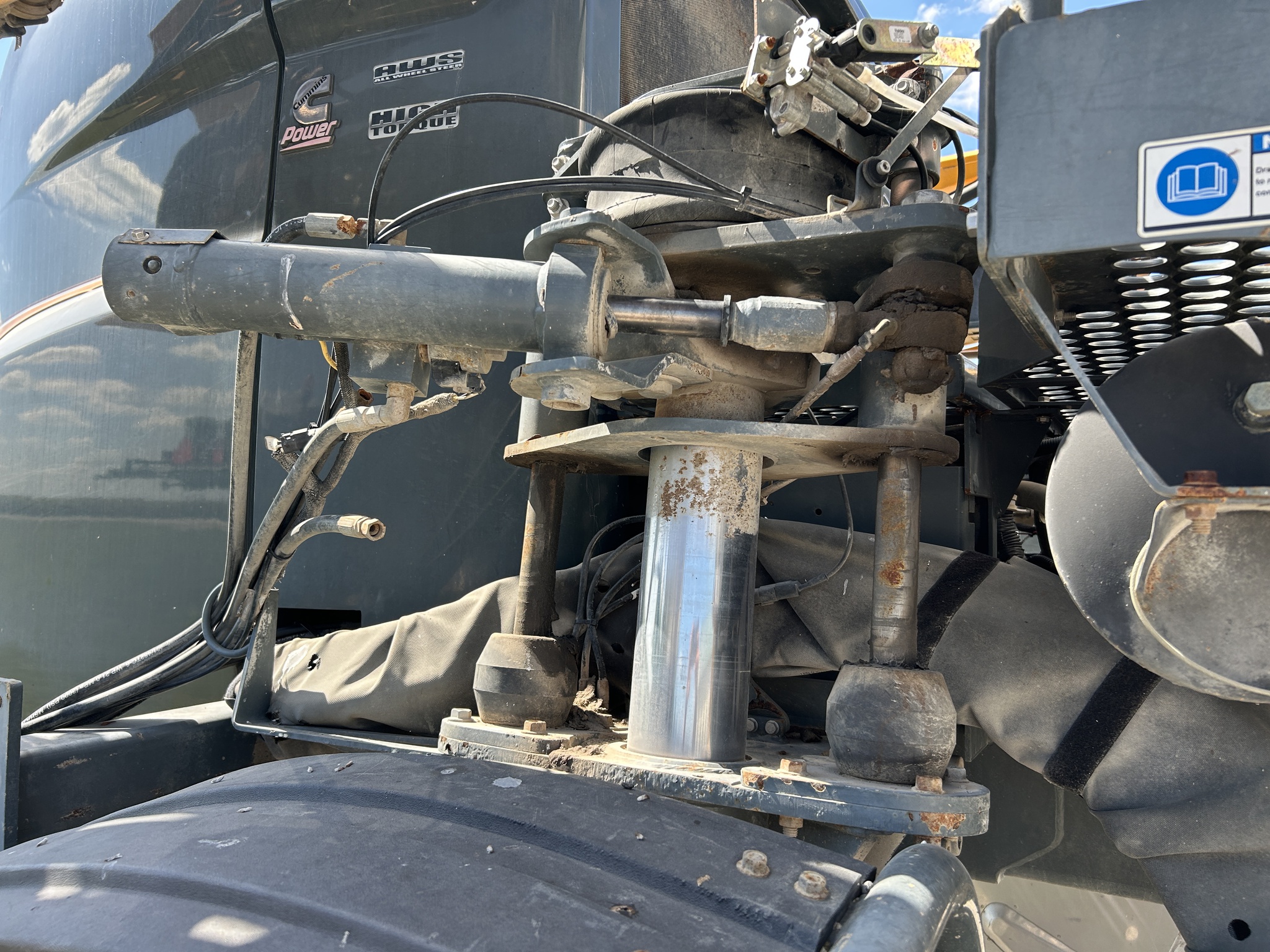  2016 Hagie STS12 at Heritage Tractor in Quincy, IL