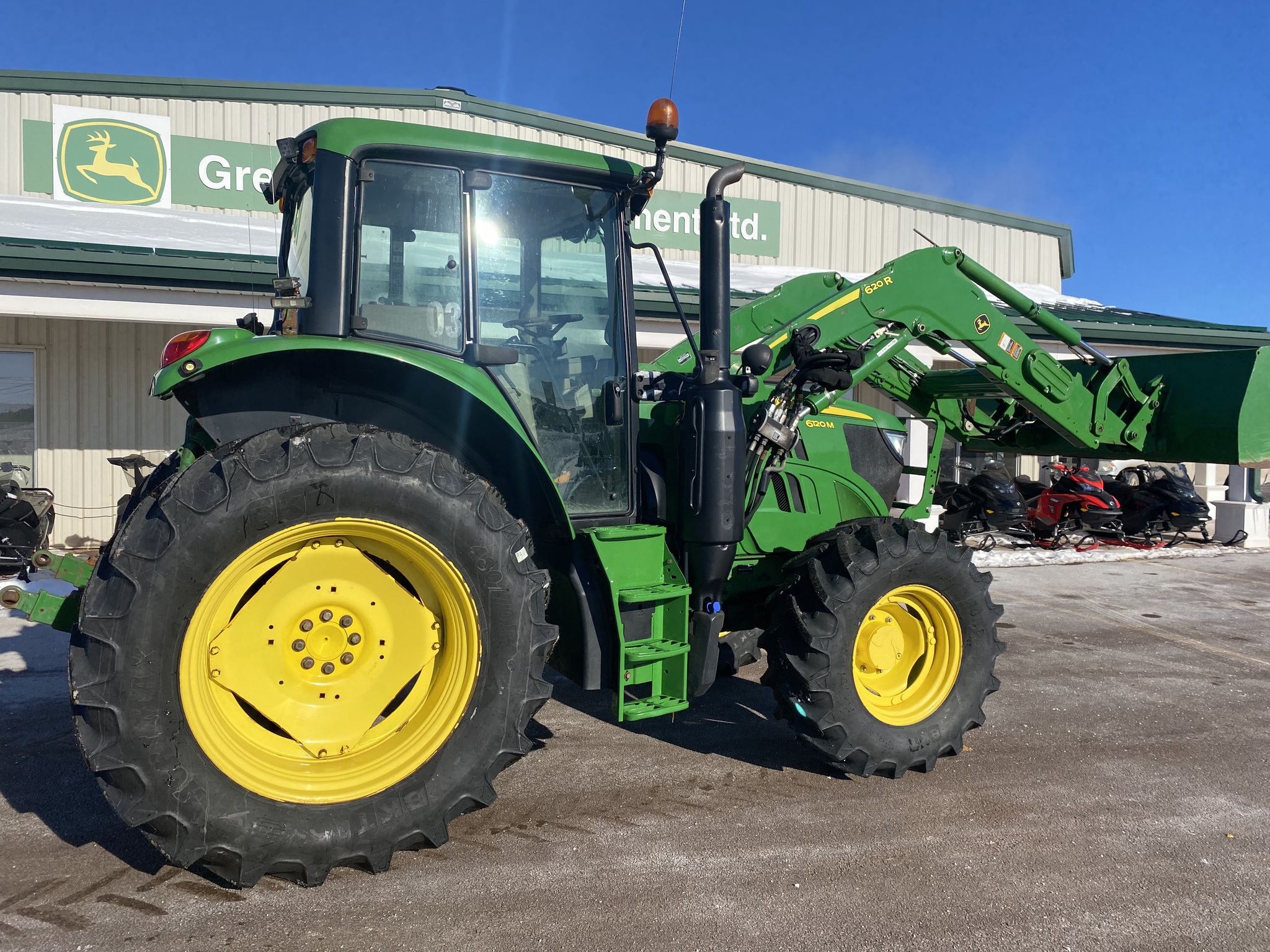 2018 John Deere 6120M Image 2