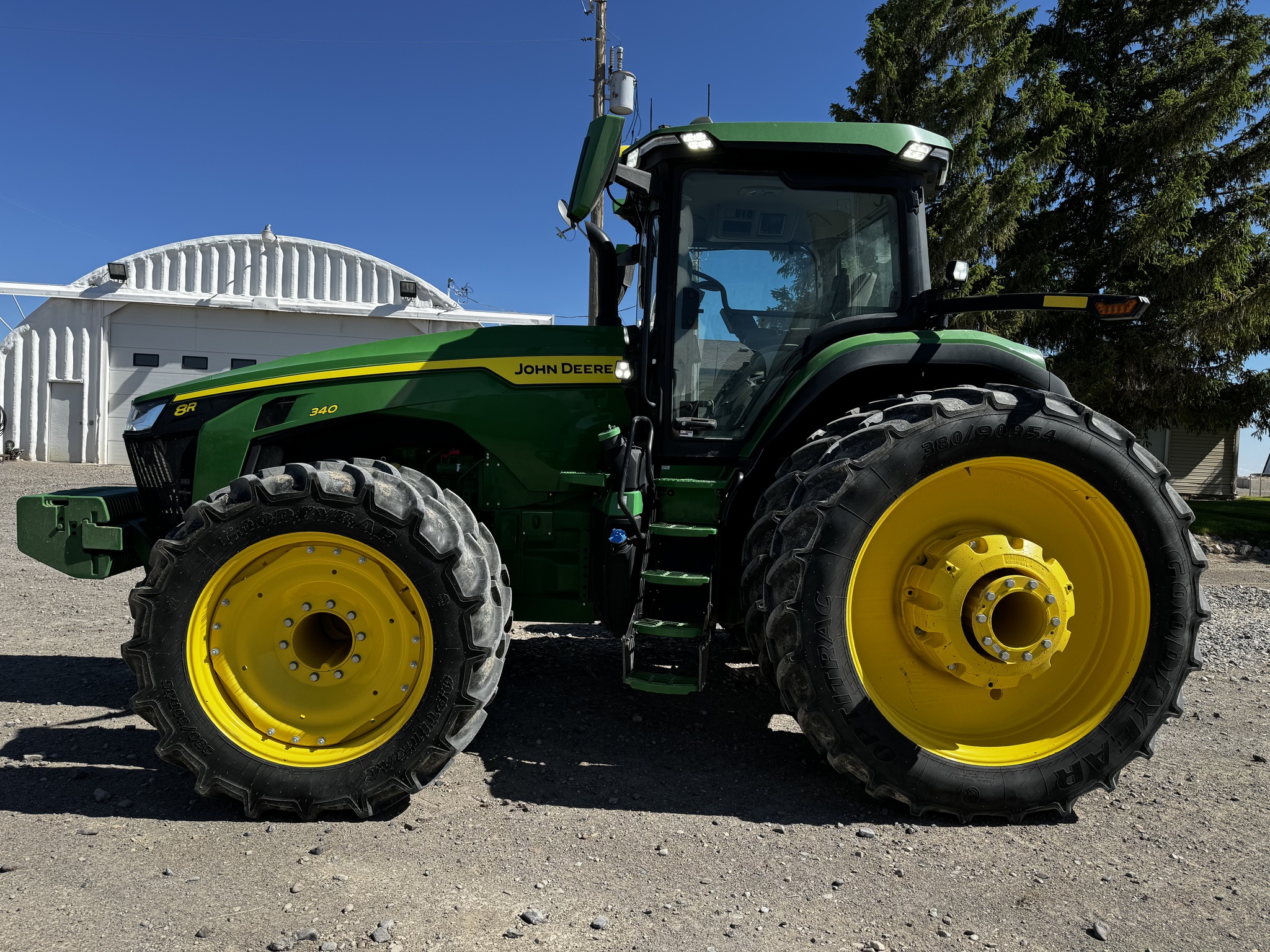 2022 John Deere 8R 340 Image 2