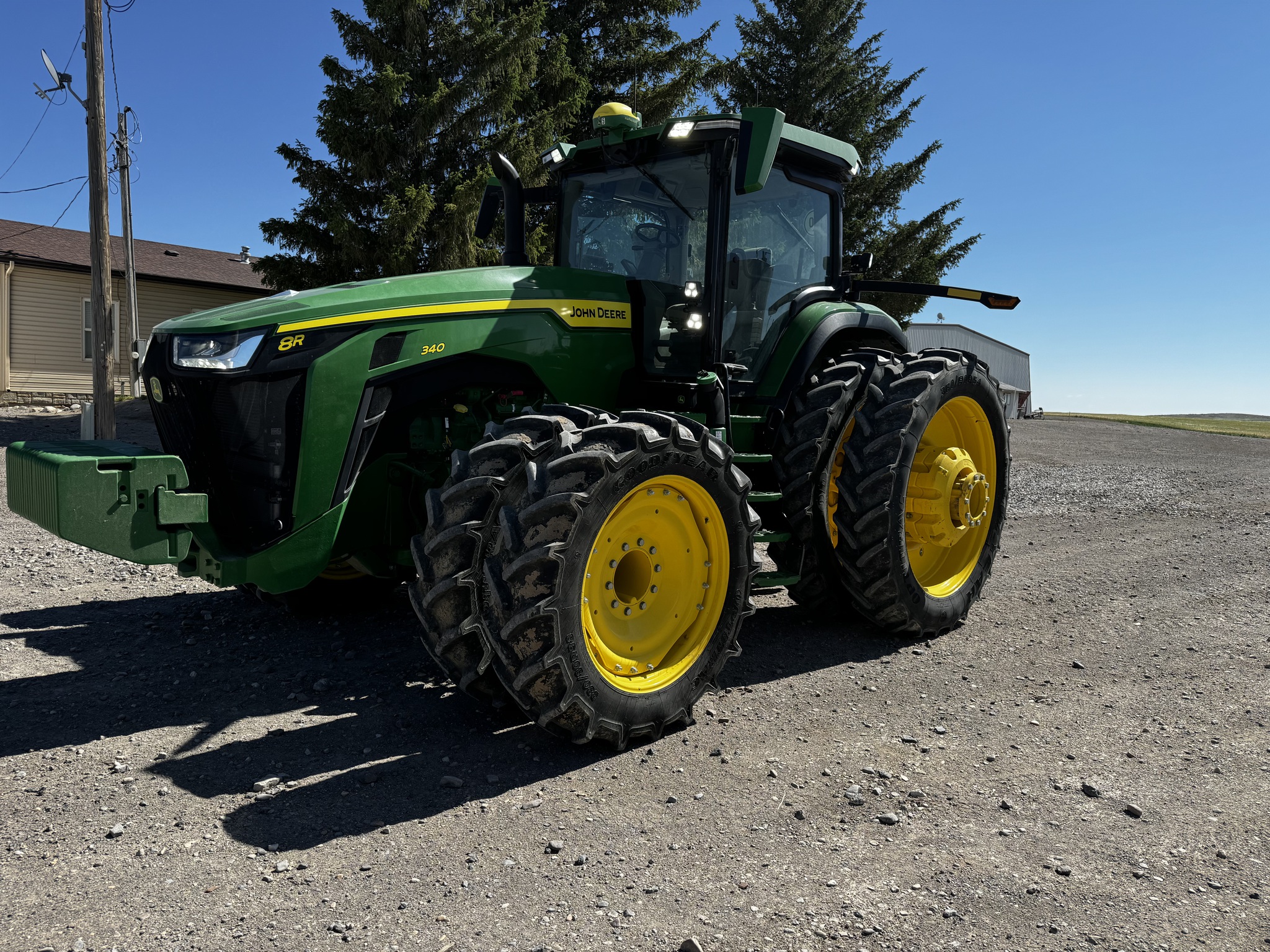 2022 John Deere 8R 340 Image 1