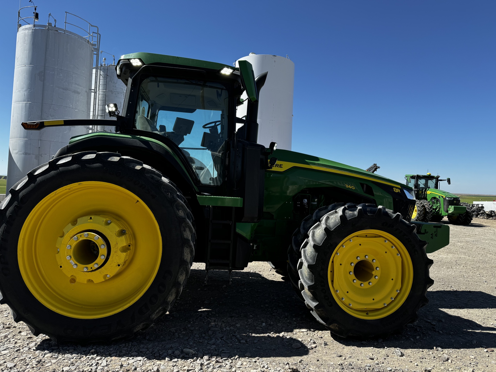 2022 John Deere 8R 340 Image 6