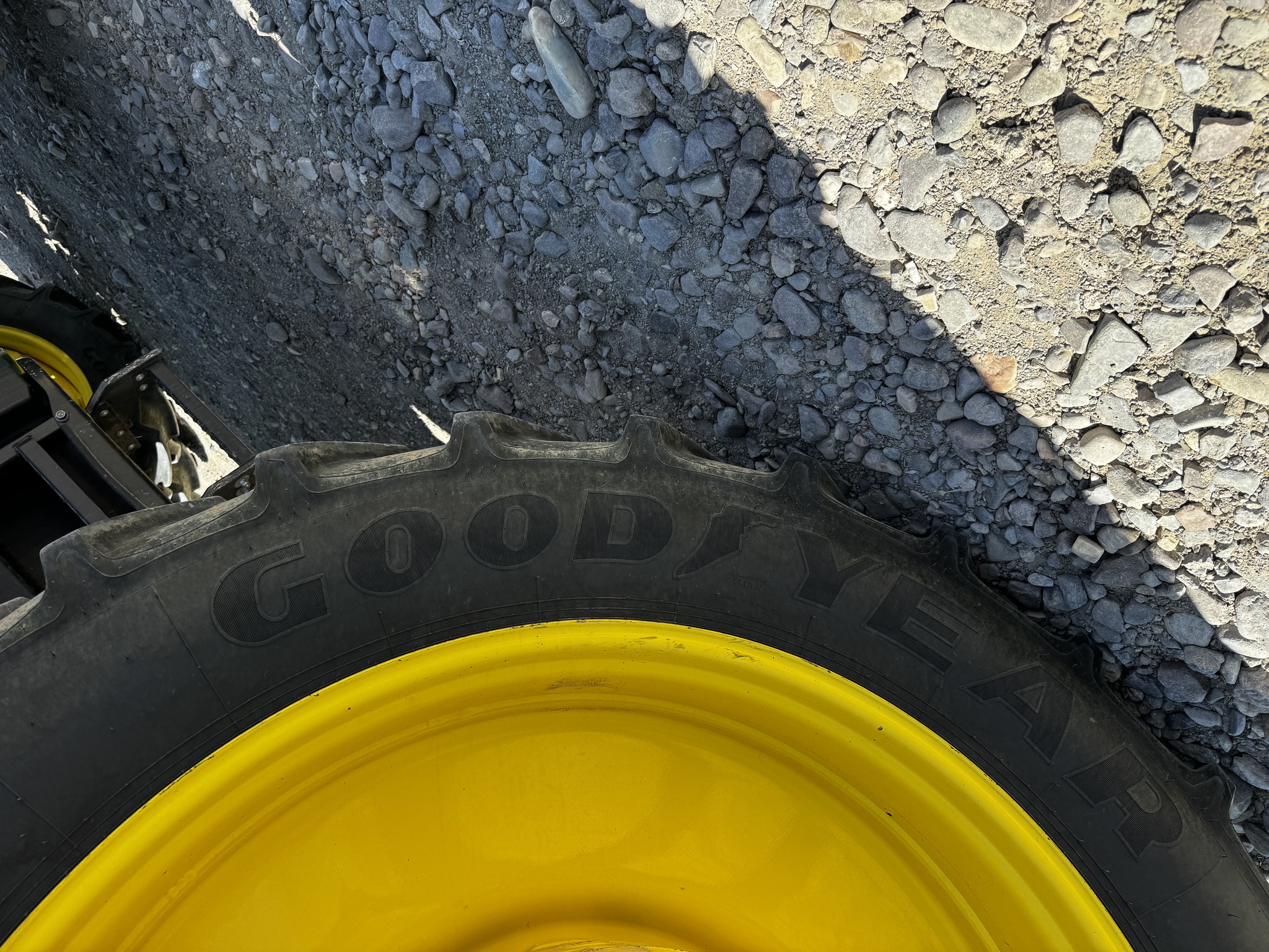 2022 John Deere 8R 340 Image 13