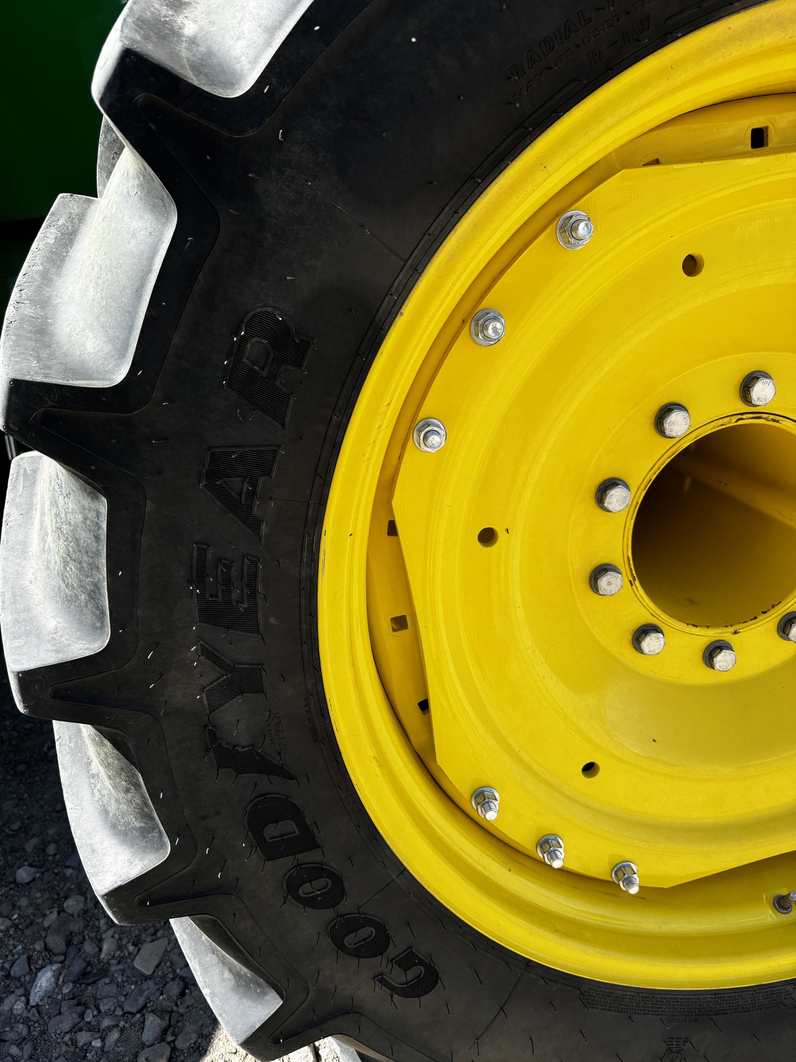 2022 John Deere 8R 340 Image 17